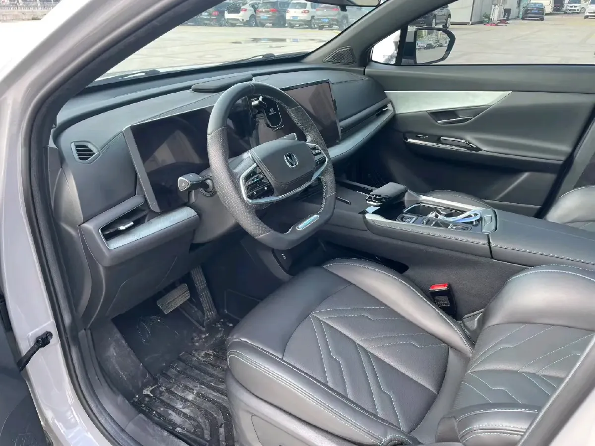 2023 ChangAn UNI-T 1.5T 188HP L4 7DCT,autocango,china used car exporter,china ev exporter,chinese used car exporter,chinese used ev exporter