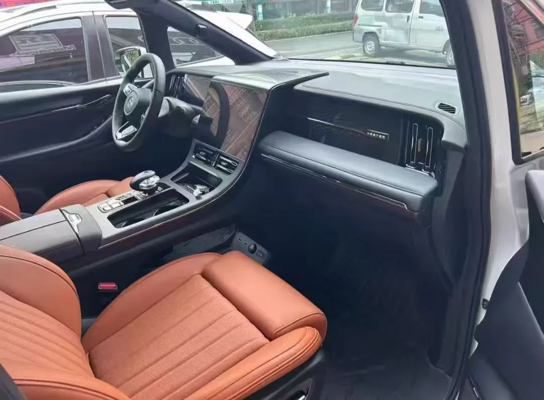2024 GAC Trumpchi M8 2.0T 190HP L4 E-CVT Hybrid,autocango,china used car exporter,china ev exporter,chinese used car exporter,chinese used ev exporter