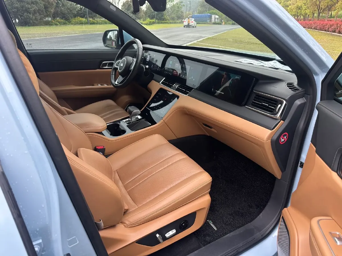 2020 Li ONE Range Extended 131HP REEV 40.5KWH,autocango,china used car exporter,china ev exporter,chinese used car exporter,chinese used ev exporter