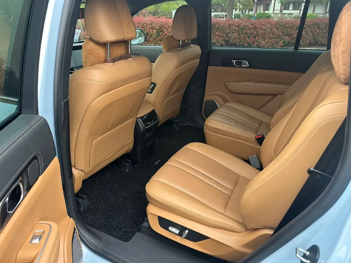 2020 Li ONE Range Extended 131HP REEV 40.5KWH,autocango,china used car exporter,china ev exporter,chinese used car exporter,chinese used ev exporter