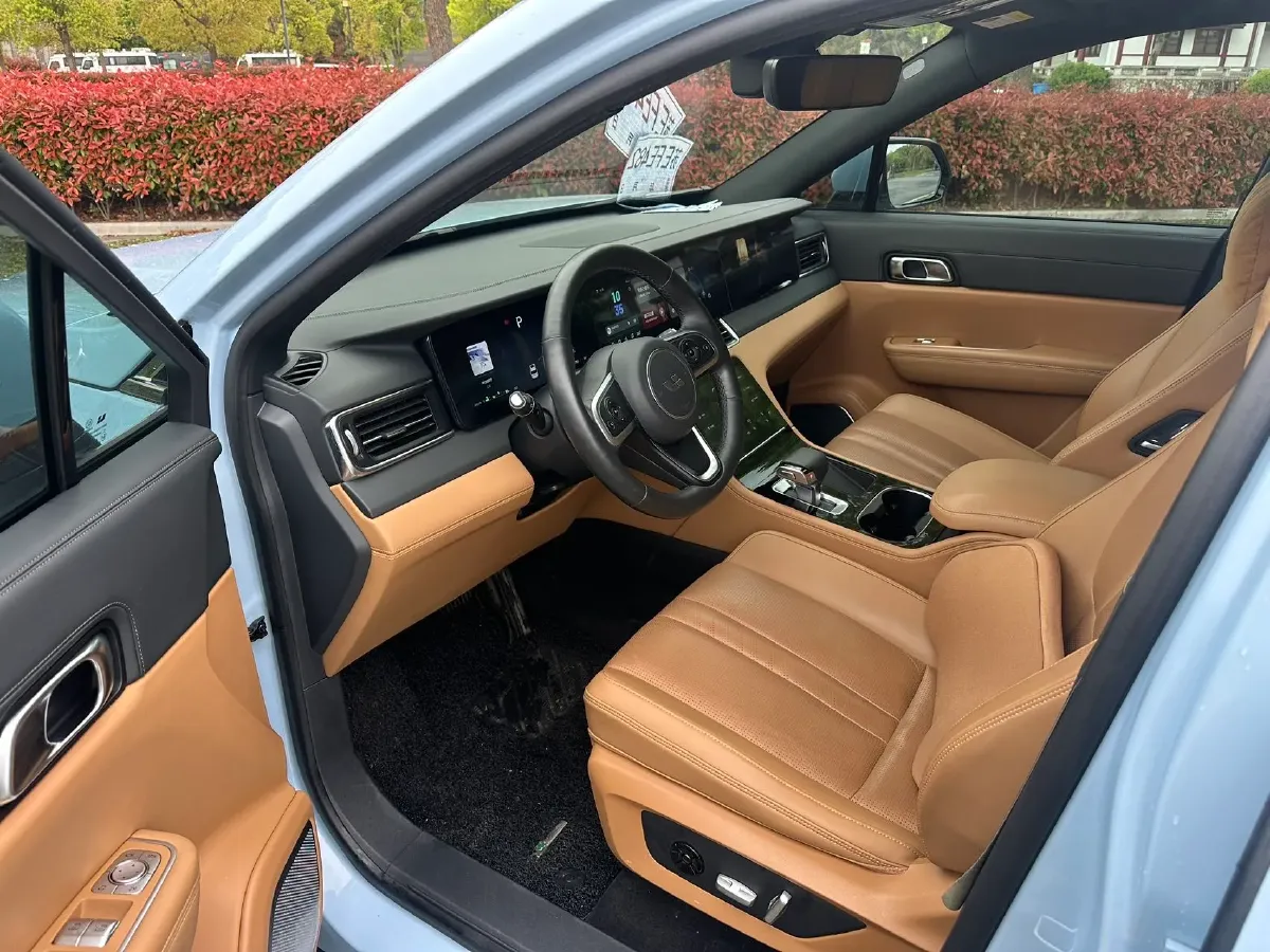 2020 Li ONE Range Extended 131HP REEV 40.5KWH,autocango,china used car exporter,china ev exporter,chinese used car exporter,chinese used ev exporter