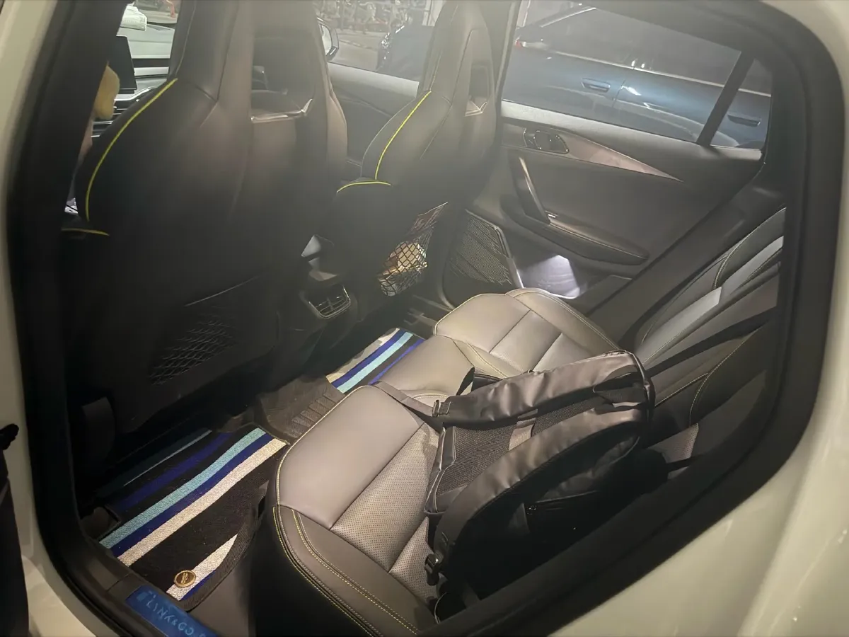 2023 LYNK&CO 06 1.5T 181HP L4 7DCT,autocango,china used car exporter,china ev exporter,chinese used car exporter,chinese used ev exporter