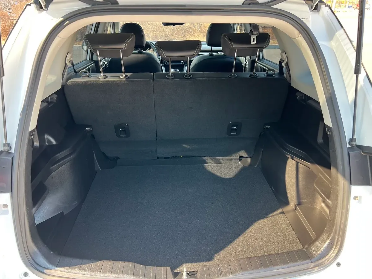 2021 Haval M6 1.5T 150HP L4 7DCT,autocango,china used car exporter,china ev exporter,chinese used car exporter,chinese used ev exporter