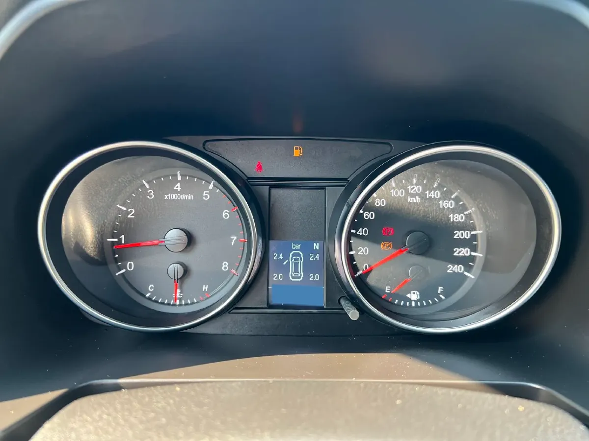 2021 Haval M6 1.5T 150HP L4 7DCT,autocango,china used car exporter,china ev exporter,chinese used car exporter,chinese used ev exporter