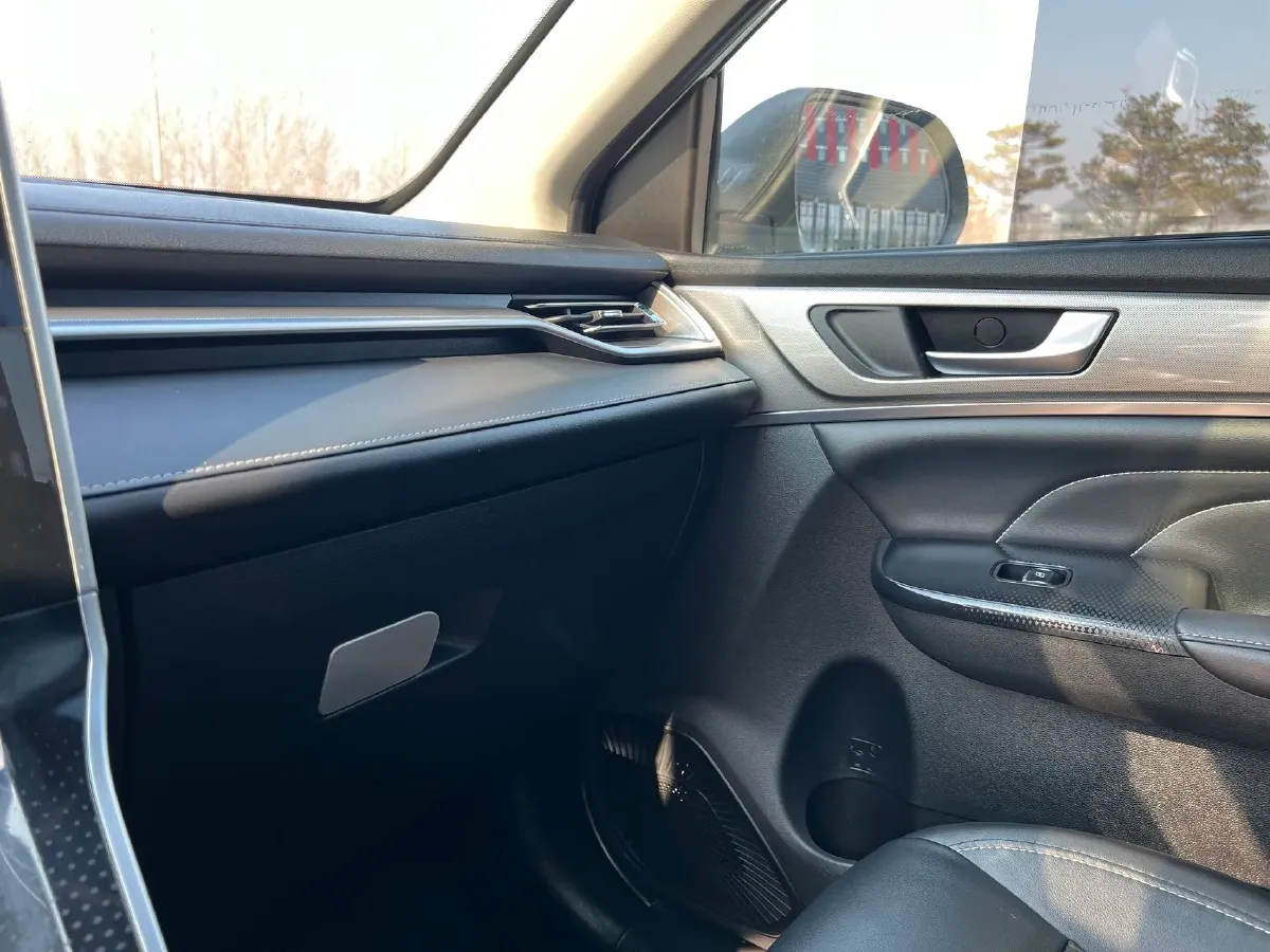 2021 Haval M6 1.5T 150HP L4 7DCT,autocango,china used car exporter,china ev exporter,chinese used car exporter,chinese used ev exporter