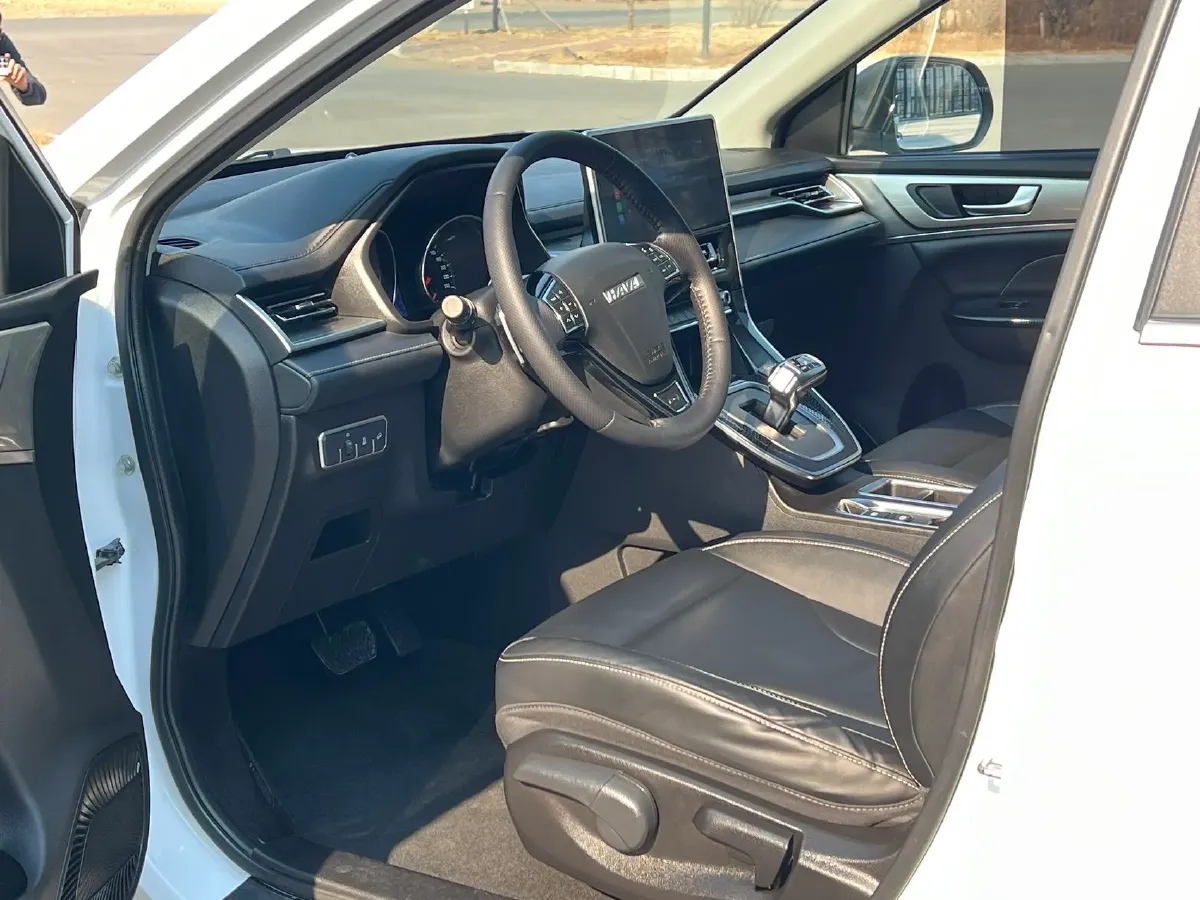 2021 Haval M6 1.5T 150HP L4 7DCT,autocango,china used car exporter,china ev exporter,chinese used car exporter,chinese used ev exporter