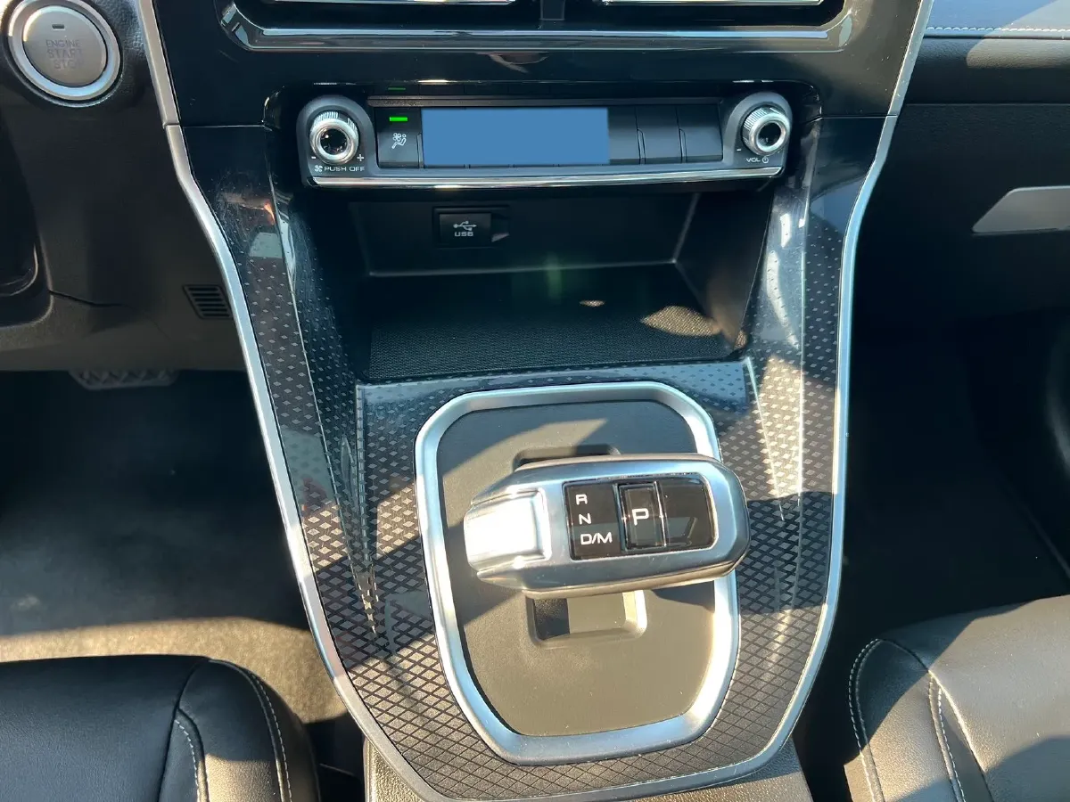 2021 Haval M6 1.5T 150HP L4 7DCT,autocango,china used car exporter,china ev exporter,chinese used car exporter,chinese used ev exporter