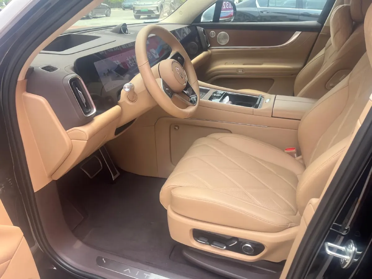 2025 AITO AITO M9 REEV 160HP REEV 52KWH,autocango,china used car exporter,china ev exporter,chinese used car exporter,chinese used ev exporter