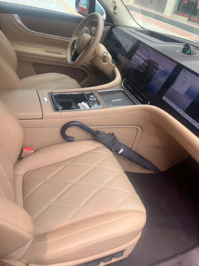 2025 AITO AITO M9 REEV 160HP REEV 52KWH,autocango,china used car exporter,china ev exporter,chinese used car exporter,chinese used ev exporter