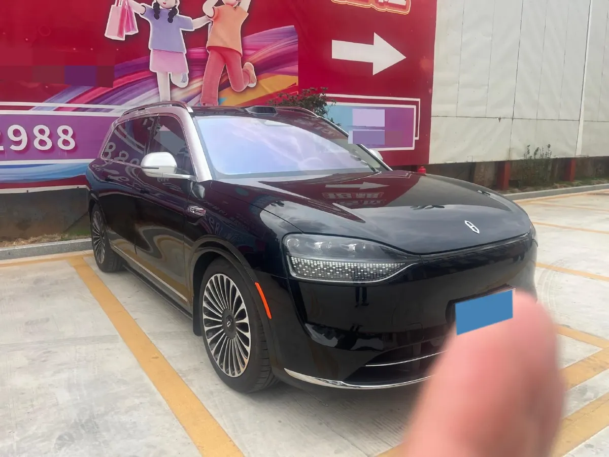 2025 AITO AITO M9 REEV 160HP REEV 52KWH,autocango,china used car exporter,china ev exporter,chinese used car exporter,chinese used ev exporter