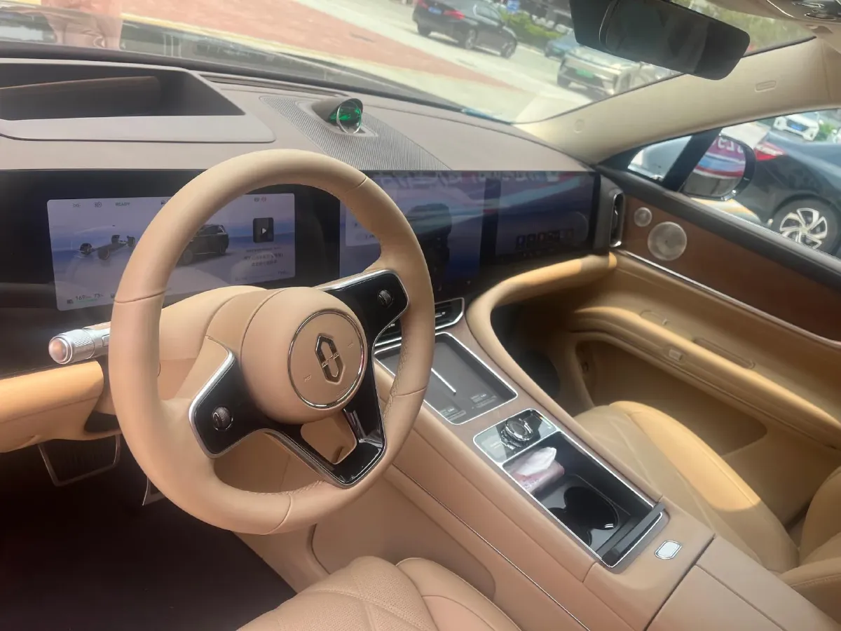 2025 AITO AITO M9 REEV 160HP REEV 52KWH,autocango,china used car exporter,china ev exporter,chinese used car exporter,chinese used ev exporter