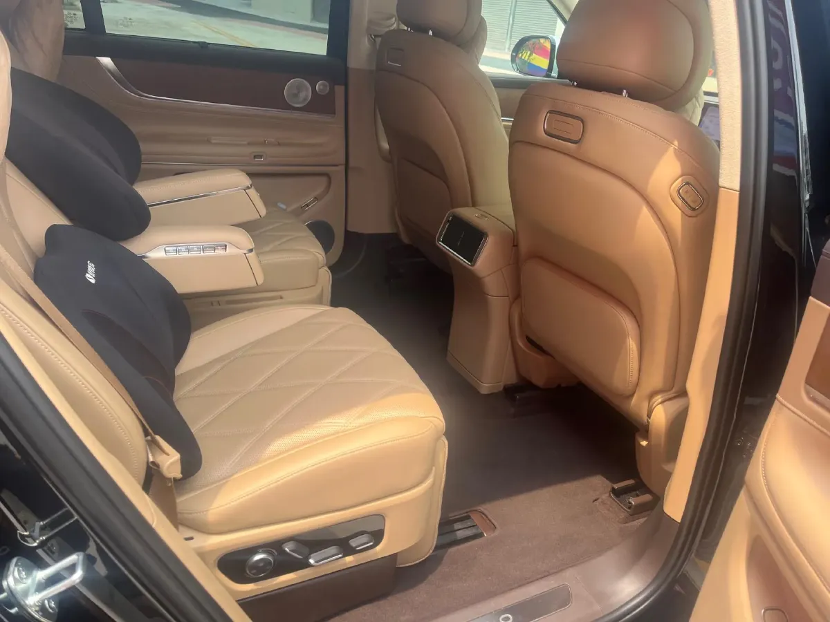 2025 AITO AITO M9 REEV 160HP REEV 52KWH,autocango,china used car exporter,china ev exporter,chinese used car exporter,chinese used ev exporter