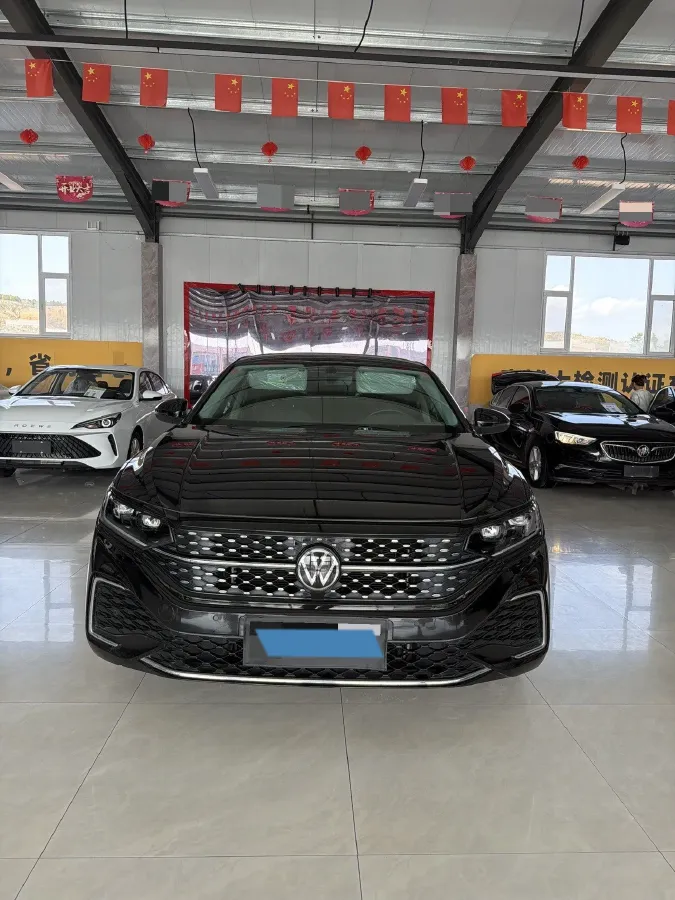 2023 Volkswagen Passat 2.0T 186HP L4 7DCT,autocango,china used car exporter,china ev exporter,chinese used car exporter,chinese used ev exporter