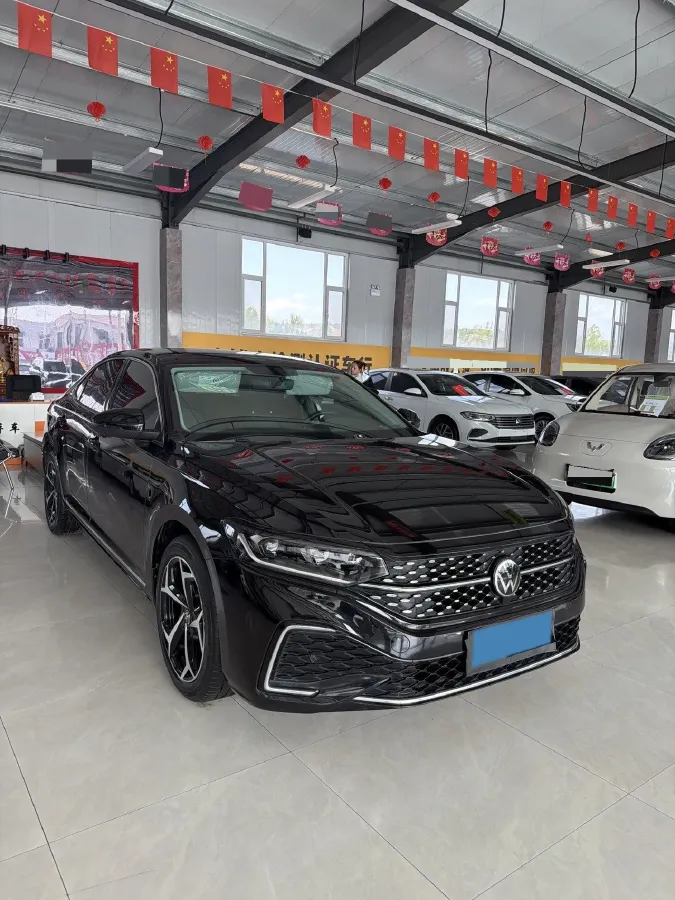 2023 Volkswagen Passat 2.0T 186HP L4 7DCT,autocango,china used car exporter,china ev exporter,chinese used car exporter,chinese used ev exporter