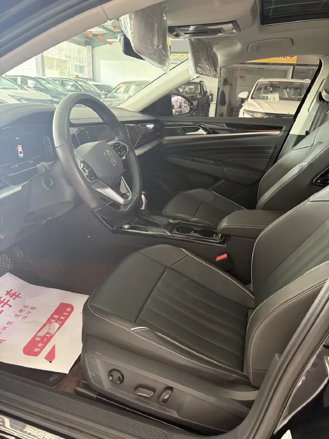 2023 Volkswagen Passat 2.0T 186HP L4 7DCT,autocango,china used car exporter,china ev exporter,chinese used car exporter,chinese used ev exporter