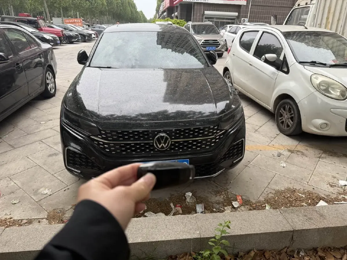 2024 Volkswagen Passat 2.0T 220HP L4 7DCT,autocango,china used car exporter,china ev exporter,chinese used car exporter,chinese used ev exporter