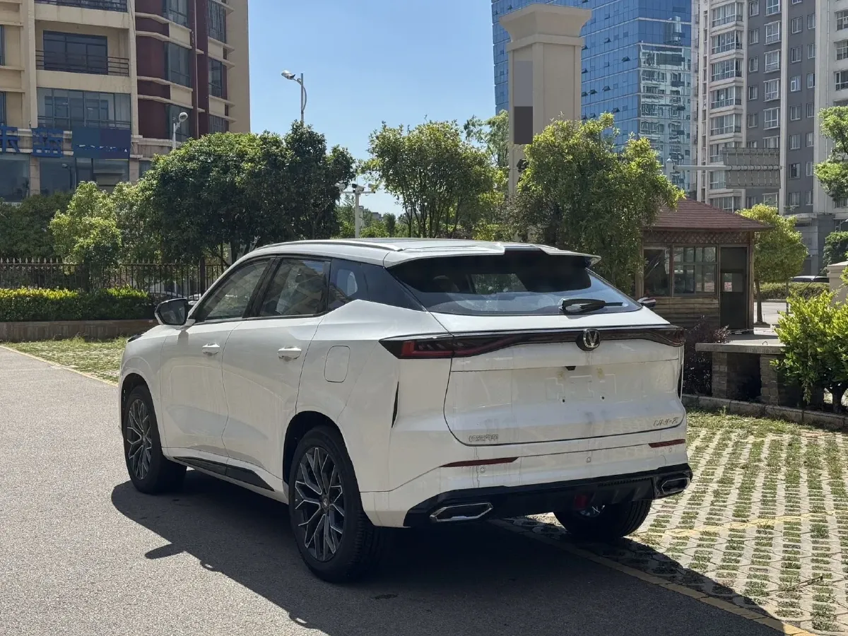 2025 ChangAn UNI-Z 1.5L 98HP L4 E-CVT PHEV,autocango,china used car exporter,china ev exporter,chinese used car exporter,chinese used ev exporter