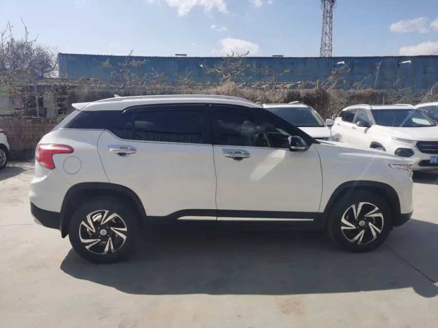 2017 HaiMa S5 Young Edition 1.6L 122HP L4 5MT,autocango,china used car exporter,china ev exporter,chinese used car exporter,chinese used ev exporter