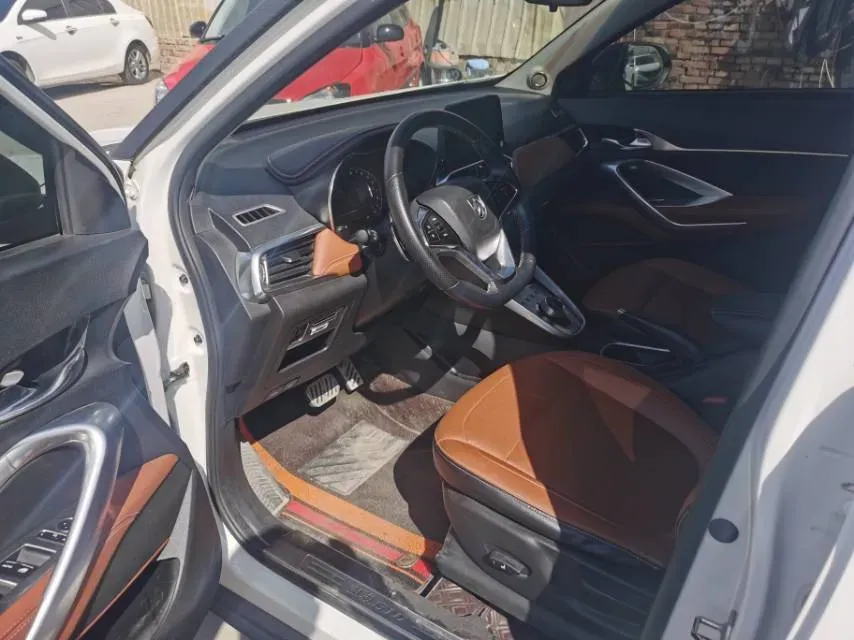 2017 HaiMa S5 Young Edition 1.6L 122HP L4 5MT,autocango,china used car exporter,china ev exporter,chinese used car exporter,chinese used ev exporter