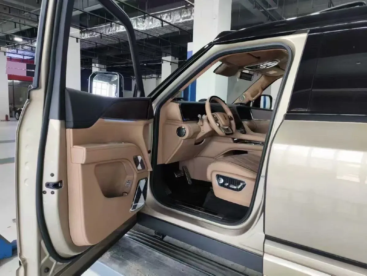 2025 YangWang U8 L REEV 272HP REEV,autocango,china used car exporter,china ev exporter,chinese used car exporter,chinese used ev exporter