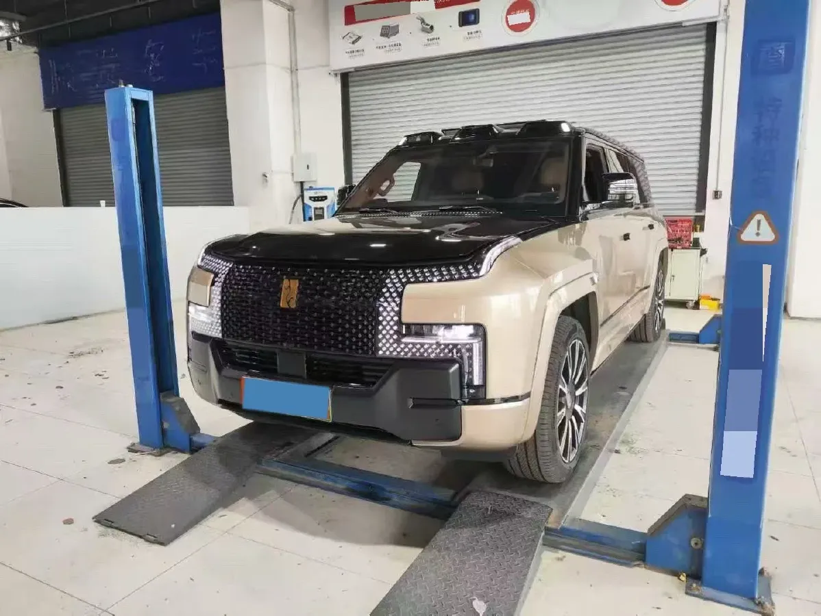 2025 YangWang U8 L REEV 272HP REEV,autocango,china used car exporter,china ev exporter,chinese used car exporter,chinese used ev exporter