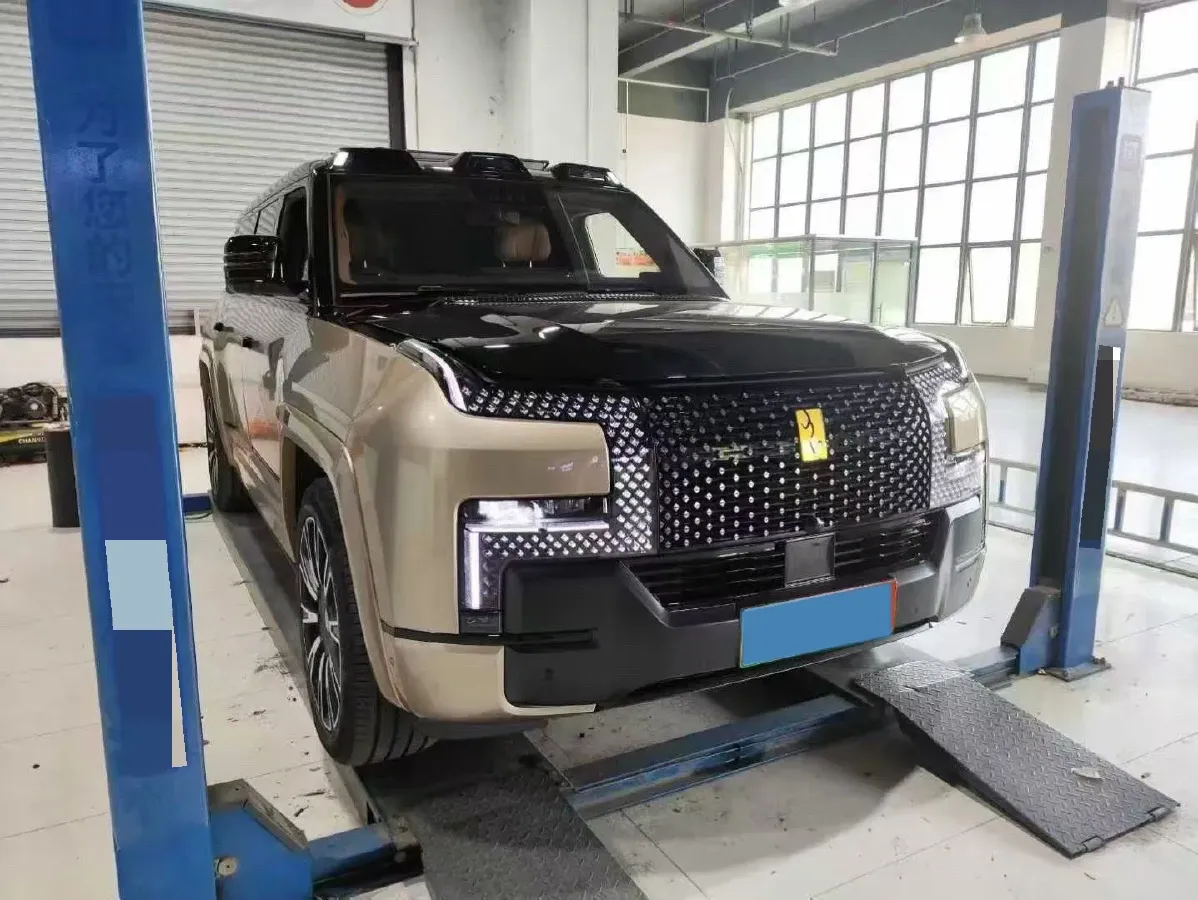 2025 YangWang U8 L REEV 272HP REEV,autocango,china used car exporter,china ev exporter,chinese used car exporter,chinese used ev exporter