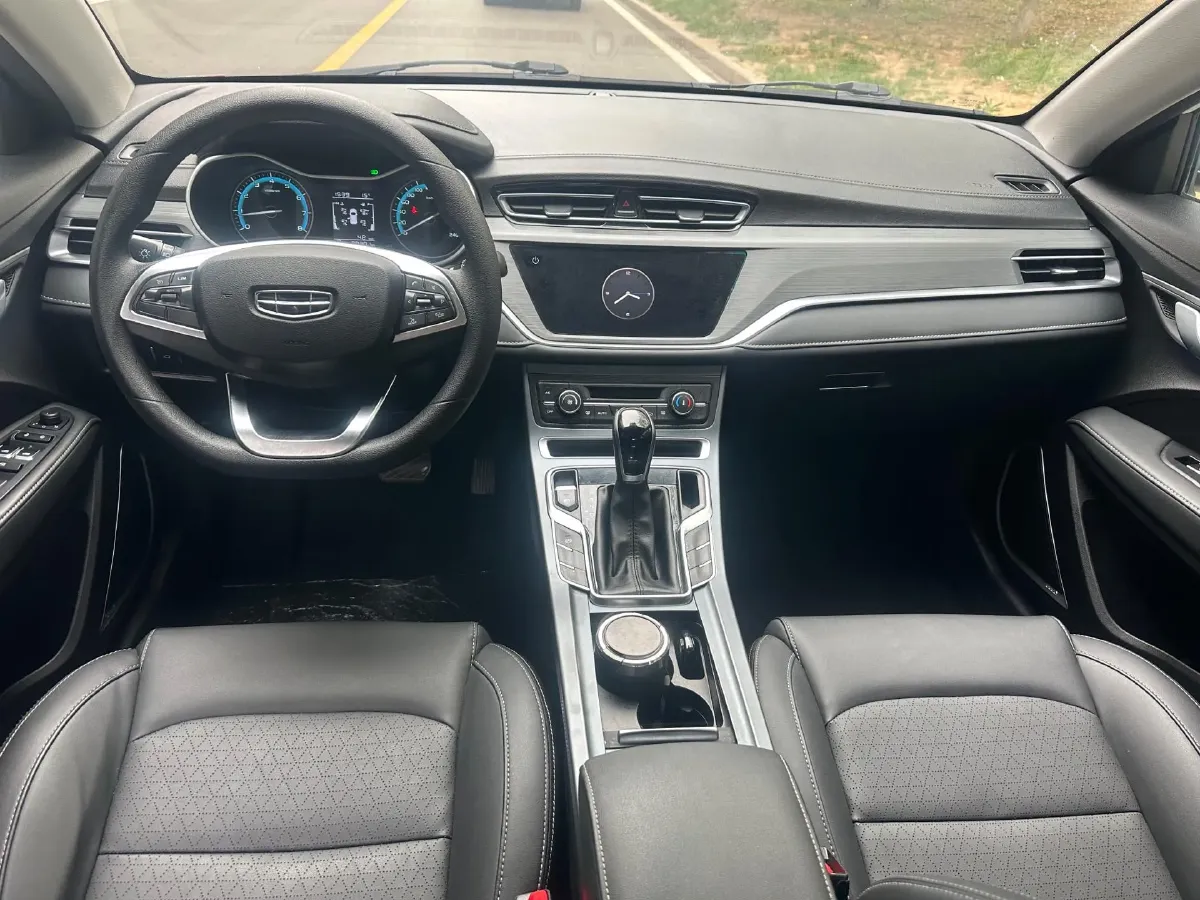 2021 BaoJun 530 1.5T 147HP L4 CVT,autocango,china used car exporter,china ev exporter,chinese used car exporter,chinese used ev exporter