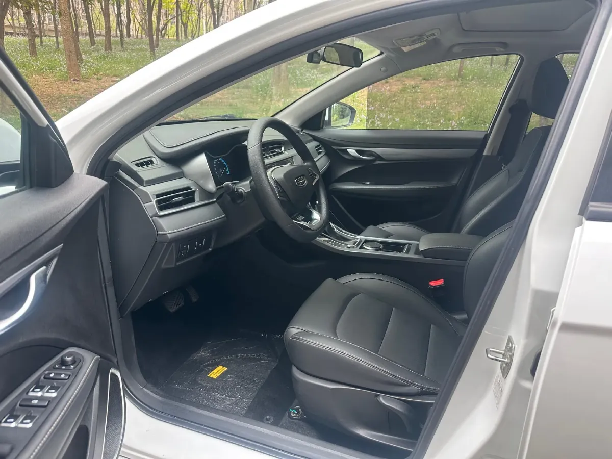 2021 BaoJun 530 1.5T 147HP L4 CVT,autocango,china used car exporter,china ev exporter,chinese used car exporter,chinese used ev exporter