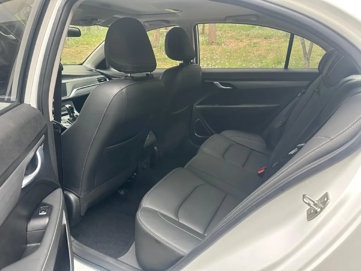 2021 BaoJun 530 1.5T 147HP L4 CVT,autocango,china used car exporter,china ev exporter,chinese used car exporter,chinese used ev exporter