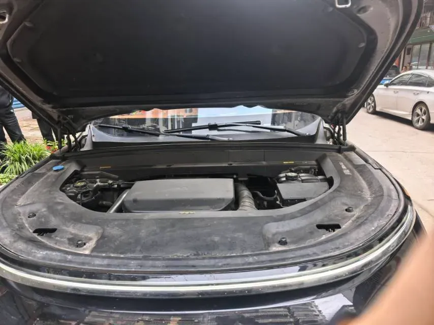 2024 Li L9 Range Extended 154HP REEV 52.3KWH,autocango,china used car exporter,china ev exporter,chinese used car exporter,chinese used ev exporter