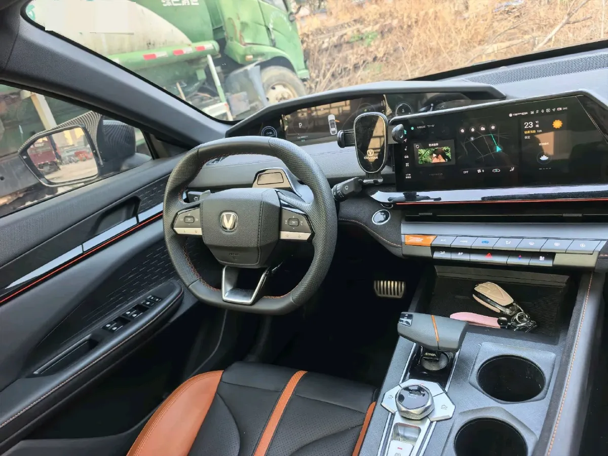 2024 ChangAn UNI-V 1.5T 188HP L4 7DCT,autocango,china used car exporter,china ev exporter,chinese used car exporter,chinese used ev exporter