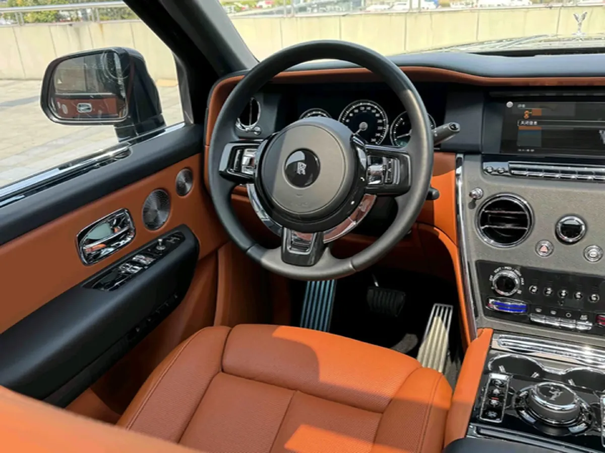 2018 Rolls-Royce Cullinan 6.7T 571HP V12 8AT,autocango,china used car exporter,china ev exporter,chinese used car exporter,chinese used ev exporter