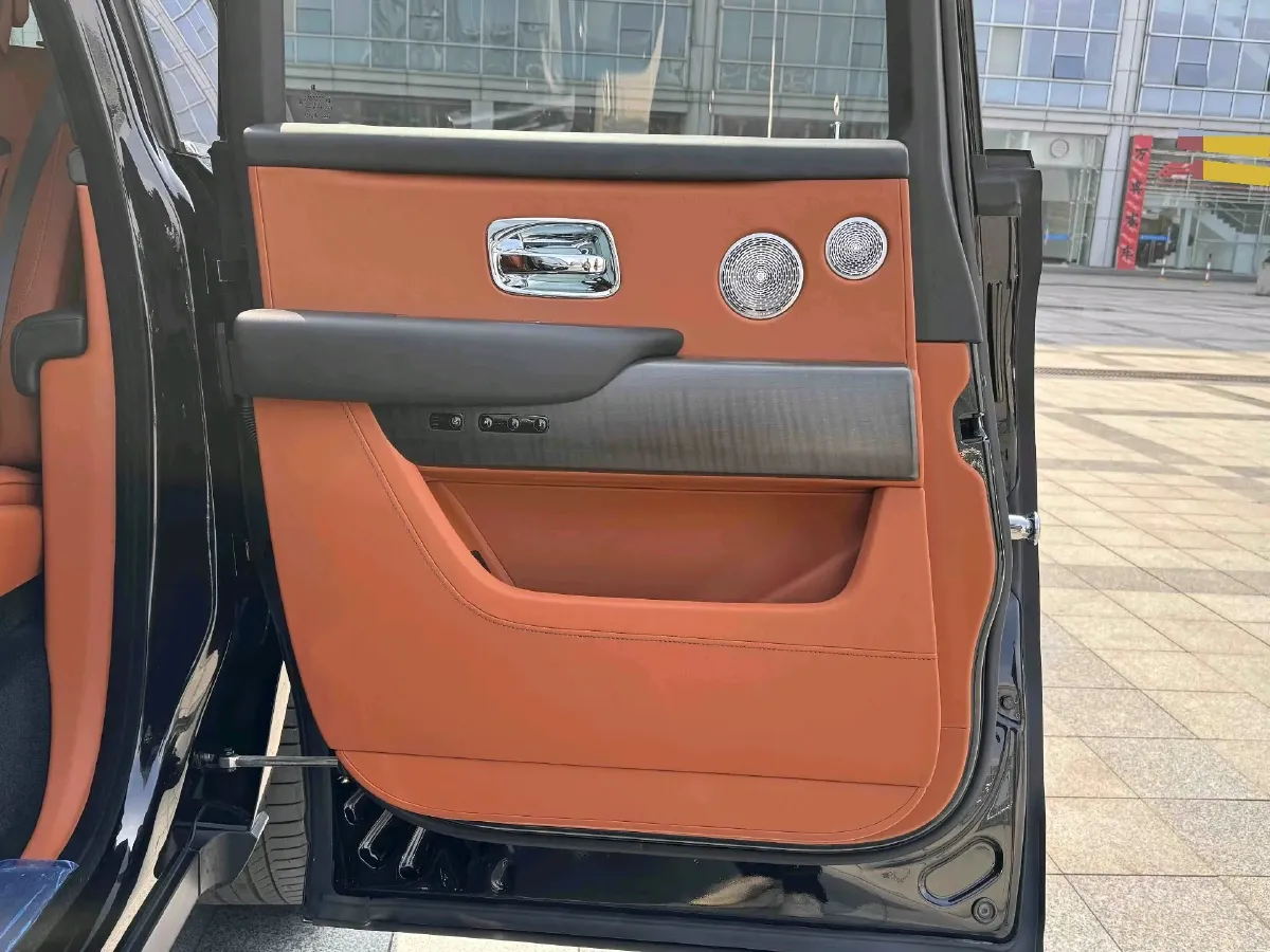 2018 Rolls-Royce Cullinan 6.7T 571HP V12 8AT,autocango,china used car exporter,china ev exporter,chinese used car exporter,chinese used ev exporter