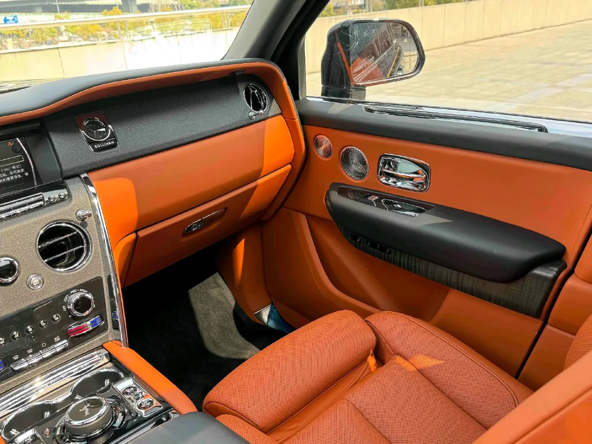 2018 Rolls-Royce Cullinan 6.7T 571HP V12 8AT,autocango,china used car exporter,china ev exporter,chinese used car exporter,chinese used ev exporter