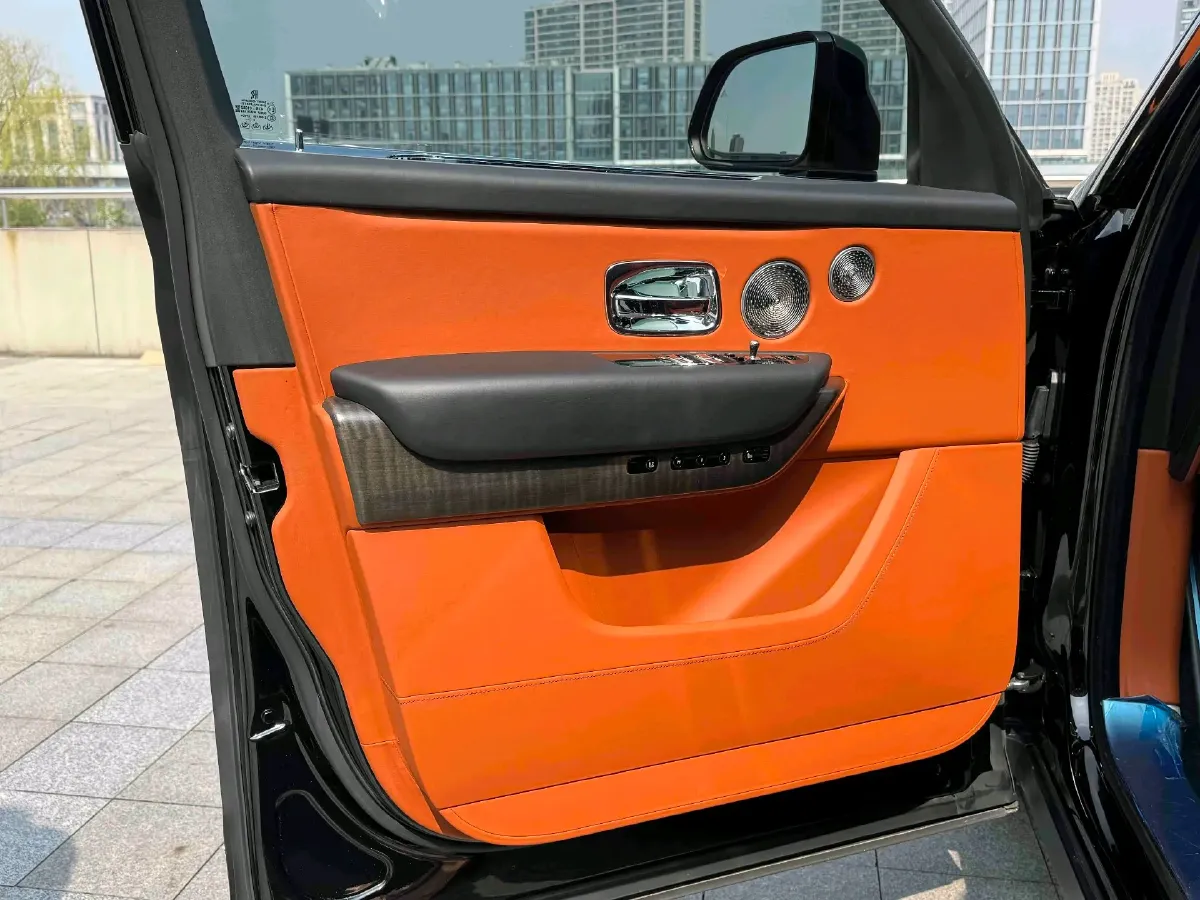 2018 Rolls-Royce Cullinan 6.7T 571HP V12 8AT,autocango,china used car exporter,china ev exporter,chinese used car exporter,chinese used ev exporter