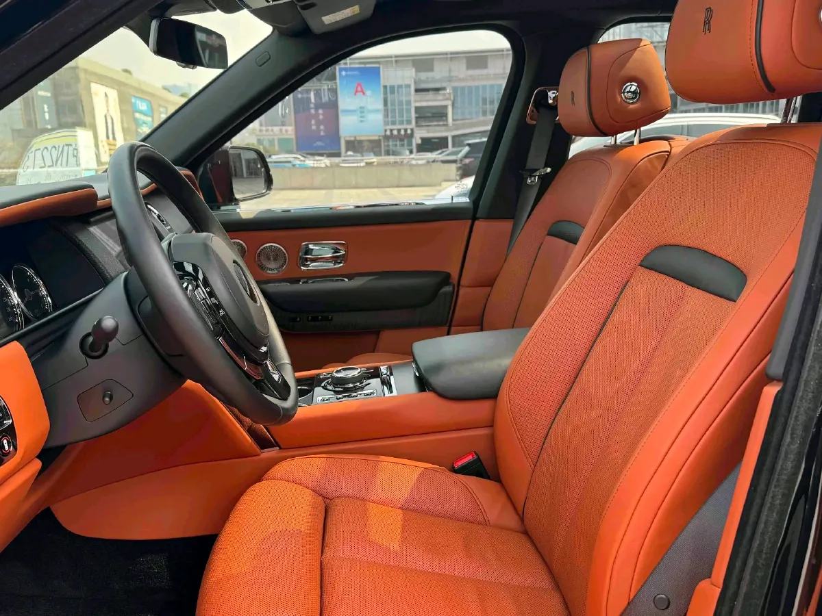 2018 Rolls-Royce Cullinan 6.7T 571HP V12 8AT,autocango,china used car exporter,china ev exporter,chinese used car exporter,chinese used ev exporter