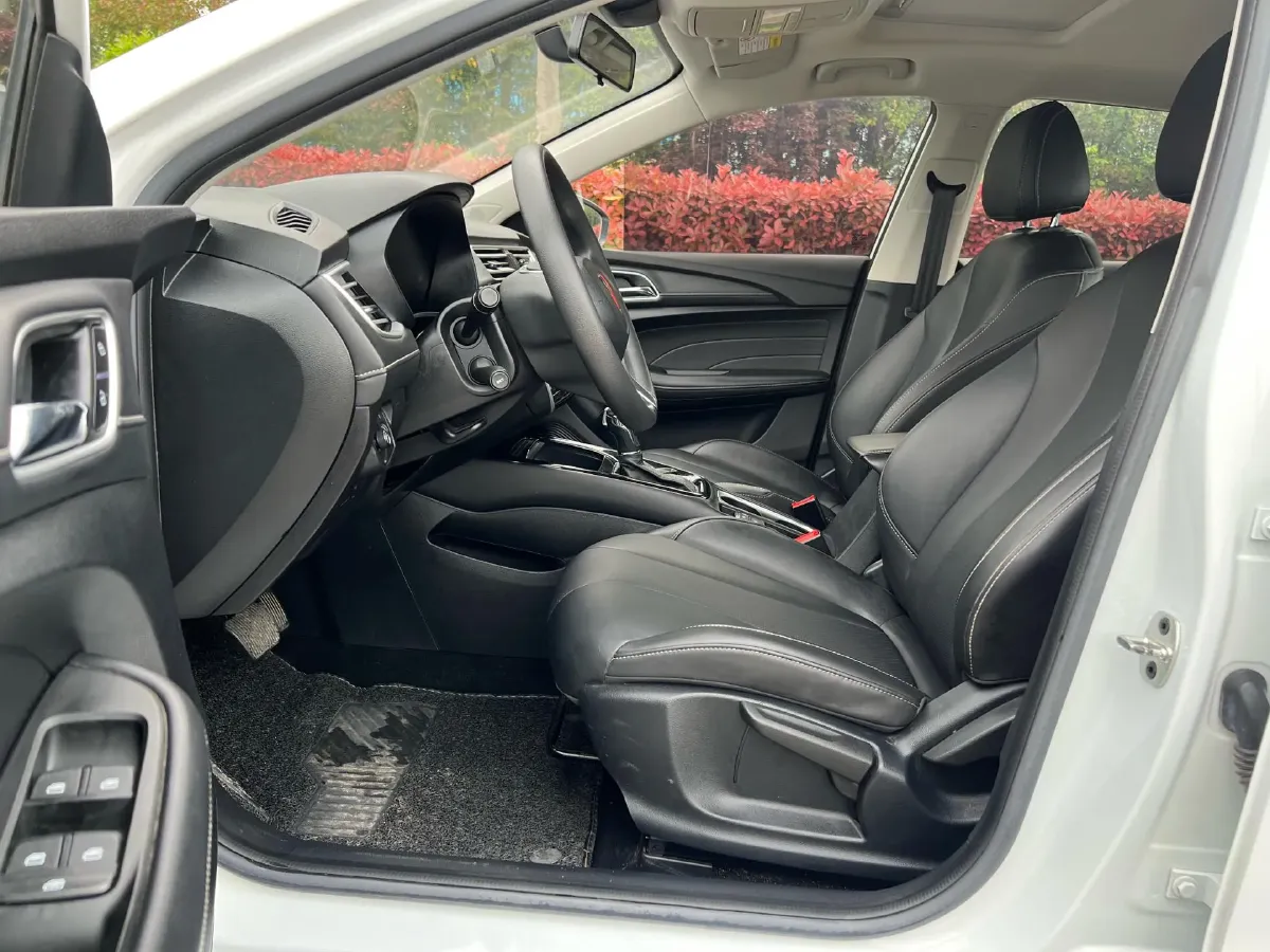 2019 Roewe i5 1.5L 120HP L4 CVT,autocango,china used car exporter,china ev exporter,chinese used car exporter,chinese used ev exporter