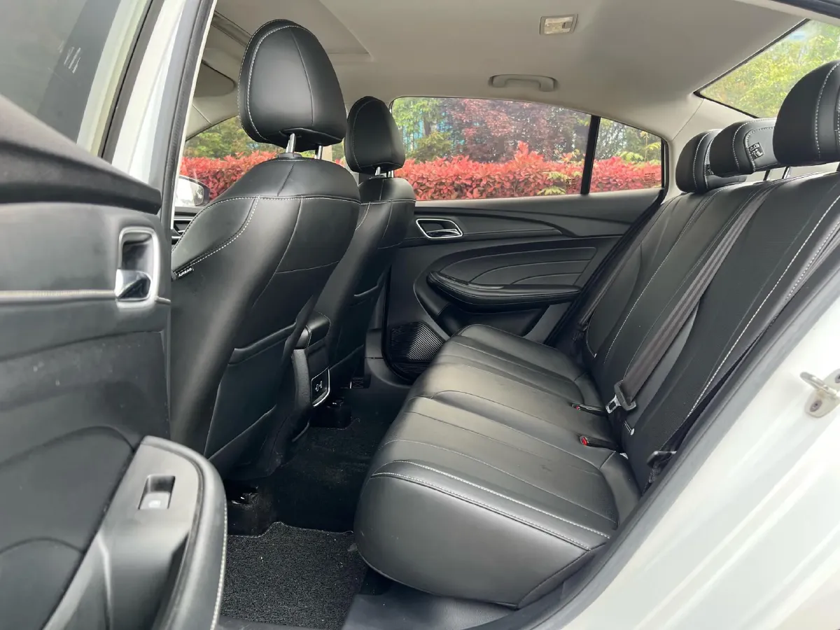 2019 Roewe i5 1.5L 120HP L4 CVT,autocango,china used car exporter,china ev exporter,chinese used car exporter,chinese used ev exporter