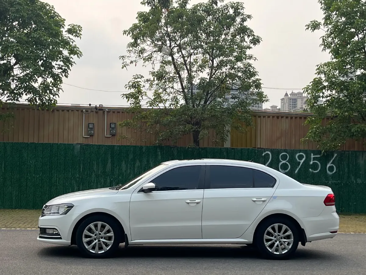 2017 Volkswagen Lavida 1.4T 131HP L4 7DCT,autocango,china used car exporter,china ev exporter,chinese used car exporter,chinese used ev exporter
