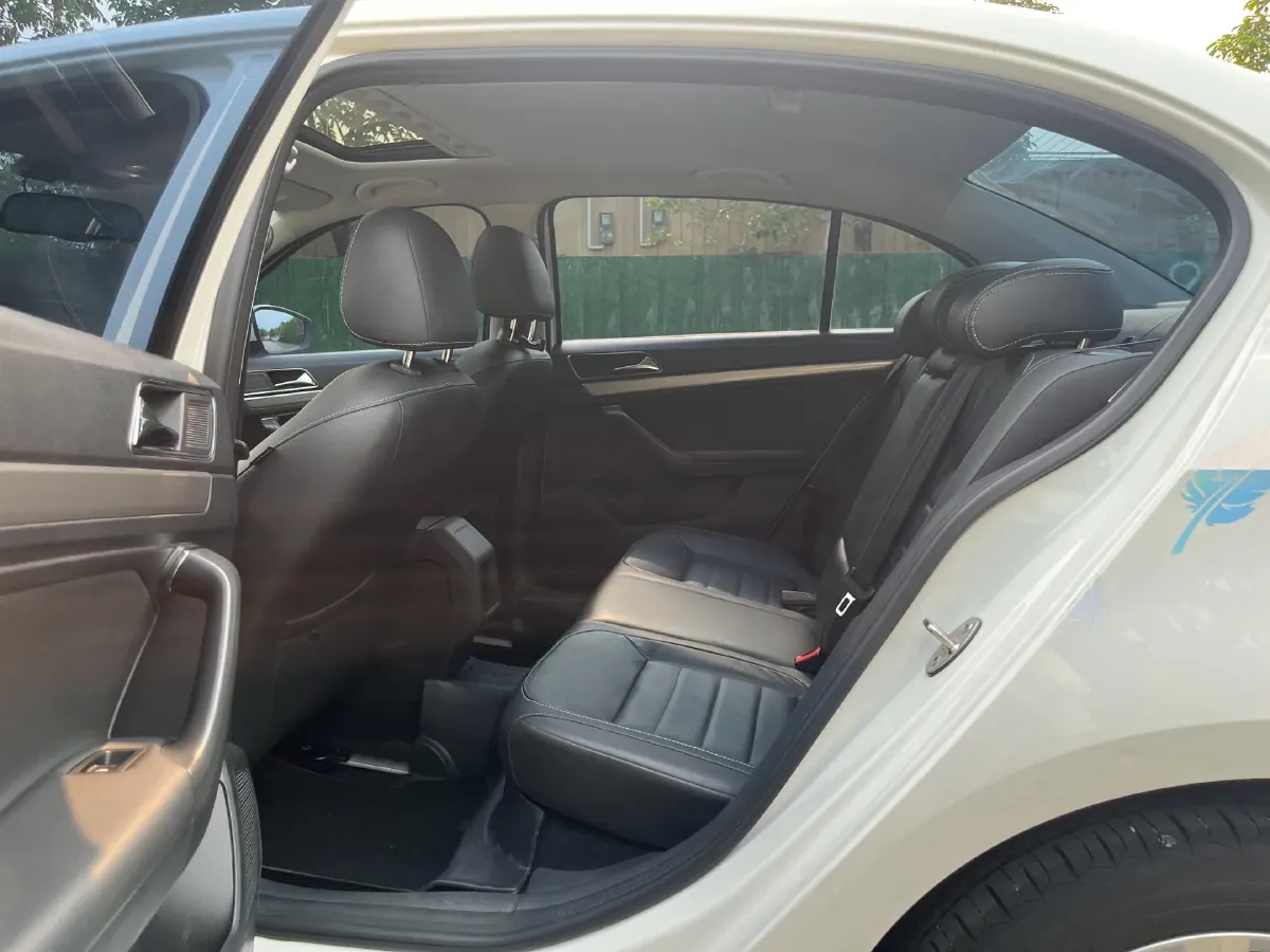 2017 Volkswagen Lavida 1.4T 131HP L4 7DCT,autocango,china used car exporter,china ev exporter,chinese used car exporter,chinese used ev exporter