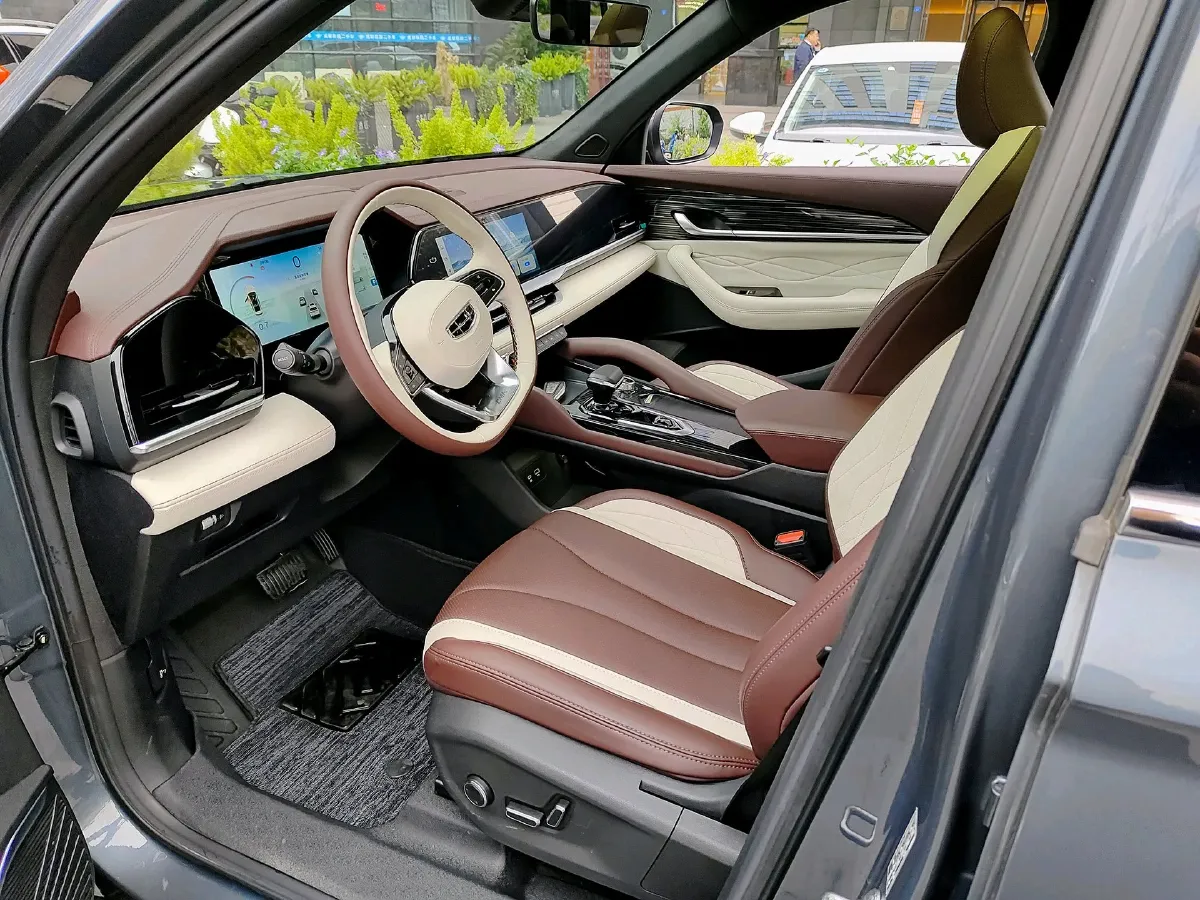 2021 Geely Monjaro 2.0T 218HP L4 7DCT,autocango,china used car exporter,china ev exporter,chinese used car exporter,chinese used ev exporter