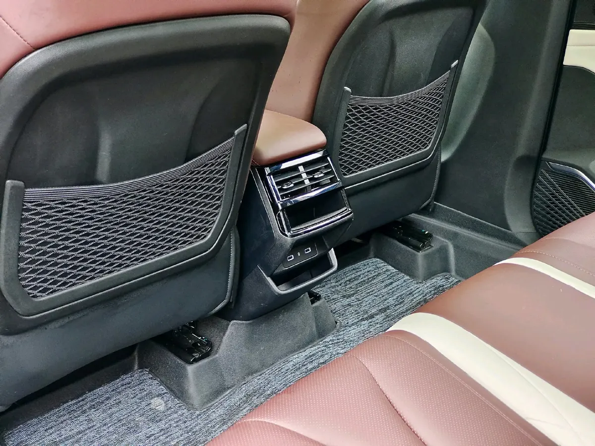 2021 Geely Monjaro 2.0T 218HP L4 7DCT,autocango,china used car exporter,china ev exporter,chinese used car exporter,chinese used ev exporter