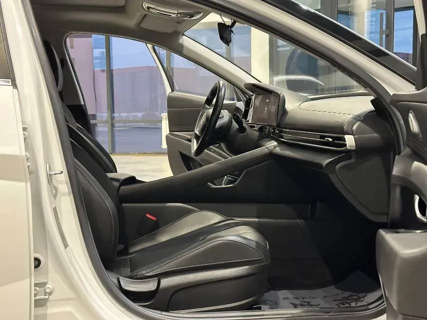 2021 Hyundai Elantra 1.5L 115HP L4 CVT,autocango,china used car exporter,china ev exporter,chinese used car exporter,chinese used ev exporter