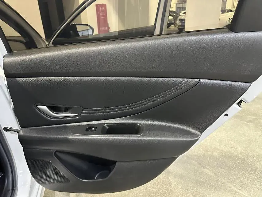 2021 Hyundai Elantra 1.5L 115HP L4 CVT,autocango,china used car exporter,china ev exporter,chinese used car exporter,chinese used ev exporter