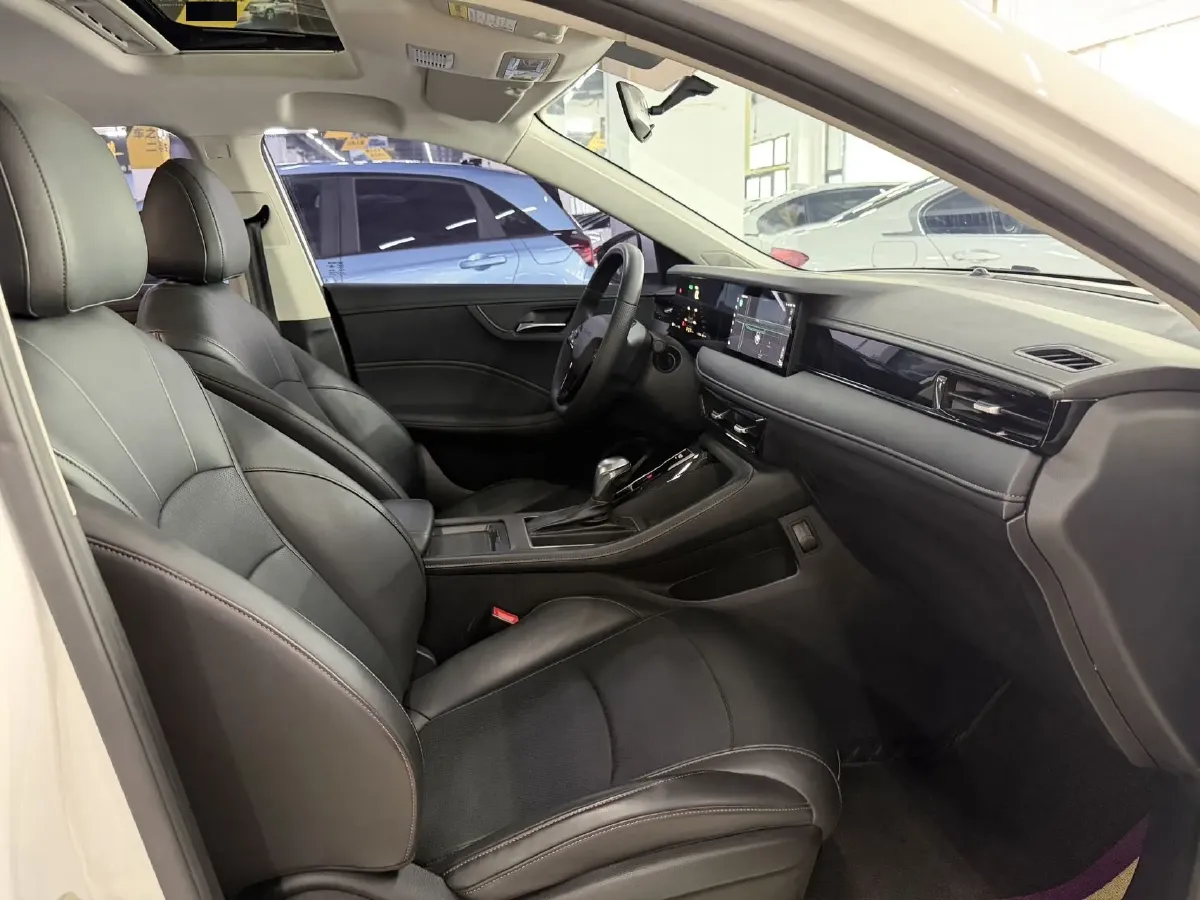 2023 Roewe i5 1.5L 129HP L4 CVT,autocango,china used car exporter,china ev exporter,chinese used car exporter,chinese used ev exporter