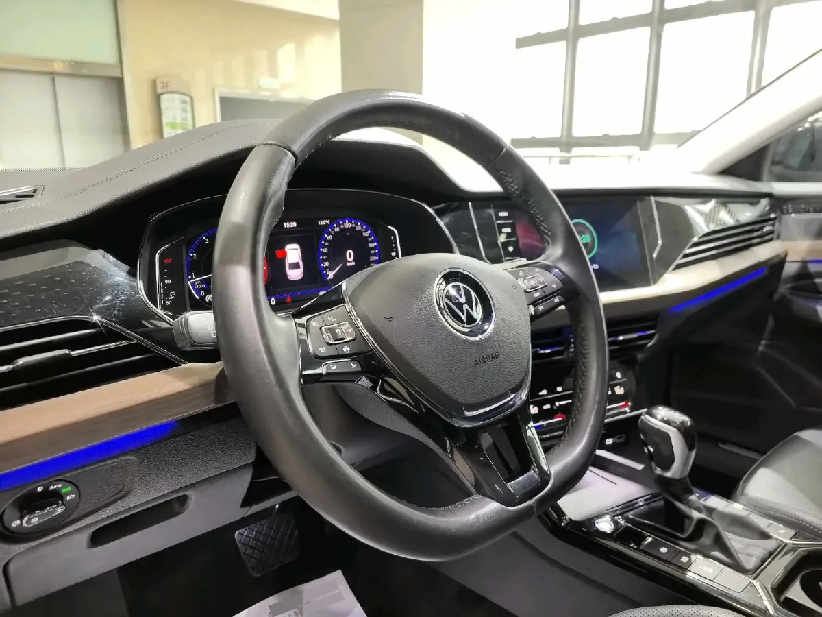 2021 Volkswagen Passat 2.0T 186HP L4 7DCT,autocango,china used car exporter,china ev exporter,chinese used car exporter,chinese used ev exporter