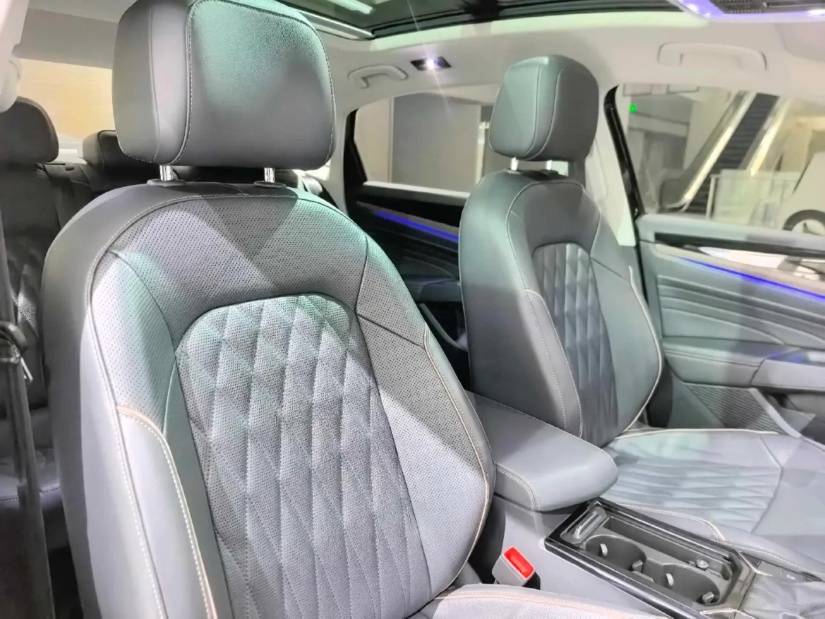 2021 Volkswagen Passat 2.0T 186HP L4 7DCT,autocango,china used car exporter,china ev exporter,chinese used car exporter,chinese used ev exporter