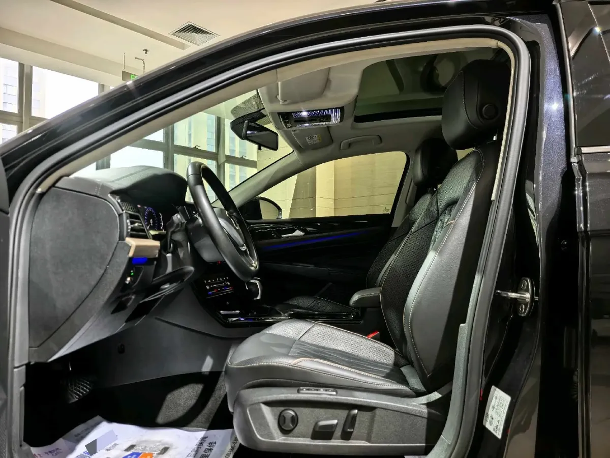 2021 Volkswagen Passat 2.0T 186HP L4 7DCT,autocango,china used car exporter,china ev exporter,chinese used car exporter,chinese used ev exporter