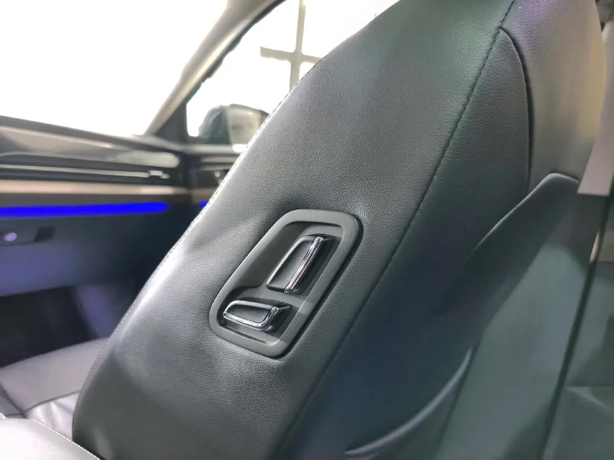 2021 Volkswagen Passat 2.0T 186HP L4 7DCT,autocango,china used car exporter,china ev exporter,chinese used car exporter,chinese used ev exporter