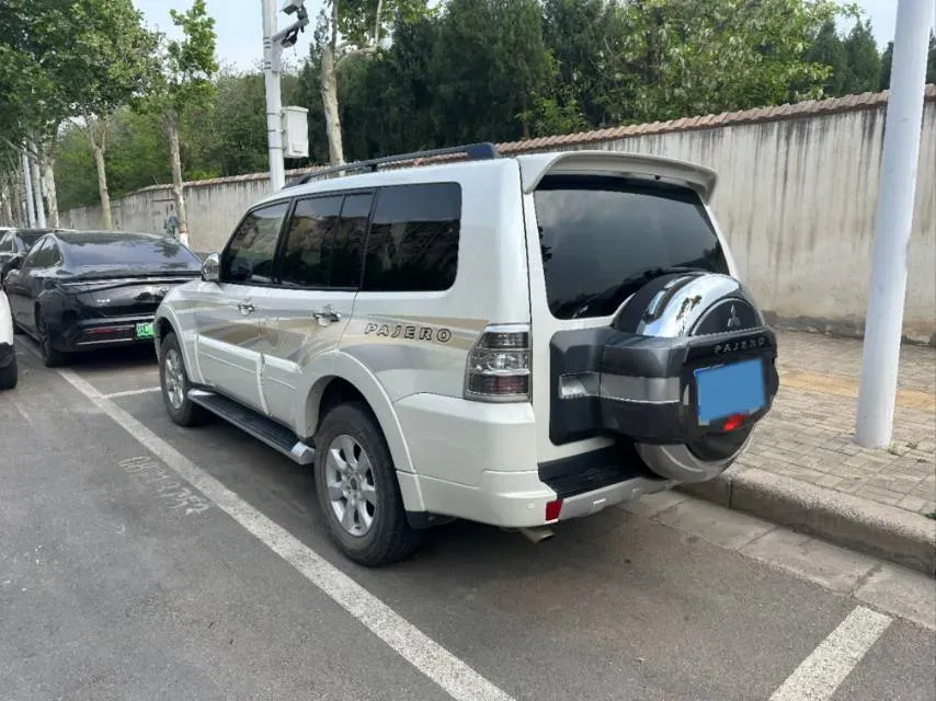 2019 Mitsubishi Pajero 3.0L 174HP V6 5AT,autocango,china used car exporter,china ev exporter,chinese used car exporter,chinese used ev exporter